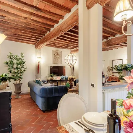 Casa Kathy, Smart And Convenient Luxury 2 Bedrooms Inside The Walls Apartment Lucca