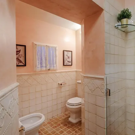 Casa Kathy, Smart And Convenient Luxury 2 Bedrooms Inside The Walls Lucca